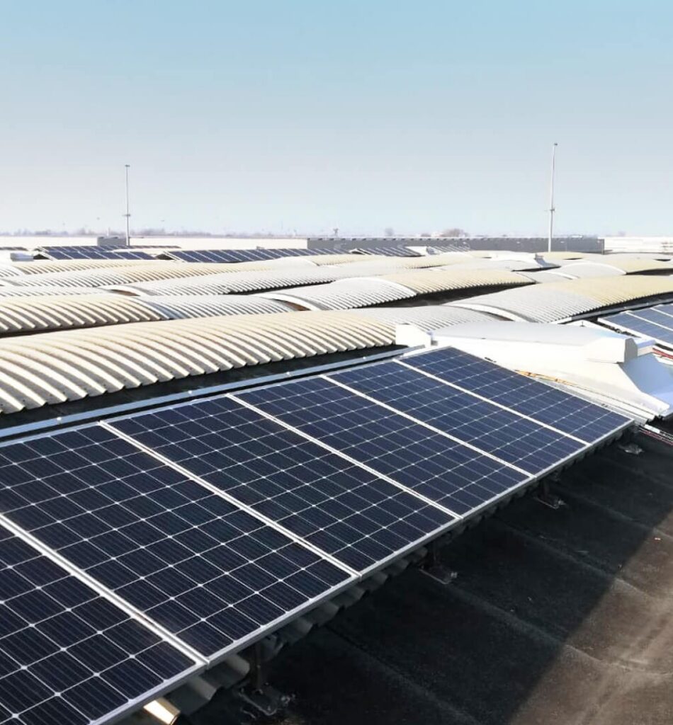 Impianto fotovoltaico per la logistica sulla copertura di un magazzino a Bologna
