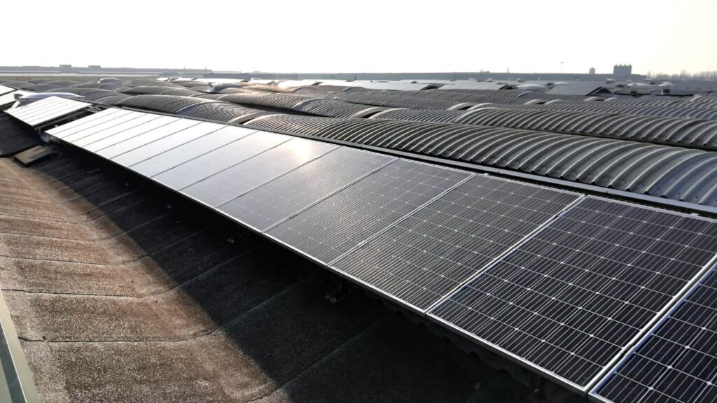 Strutture inclinate di supporto dell'impianto fotovoltaico in copertura
